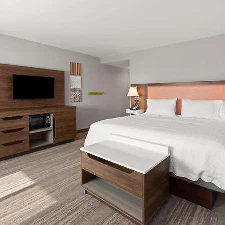 Hampton Inn & Suites Burlington Exterior photo